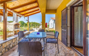 Lovely Apartment In Pula With Kitchen